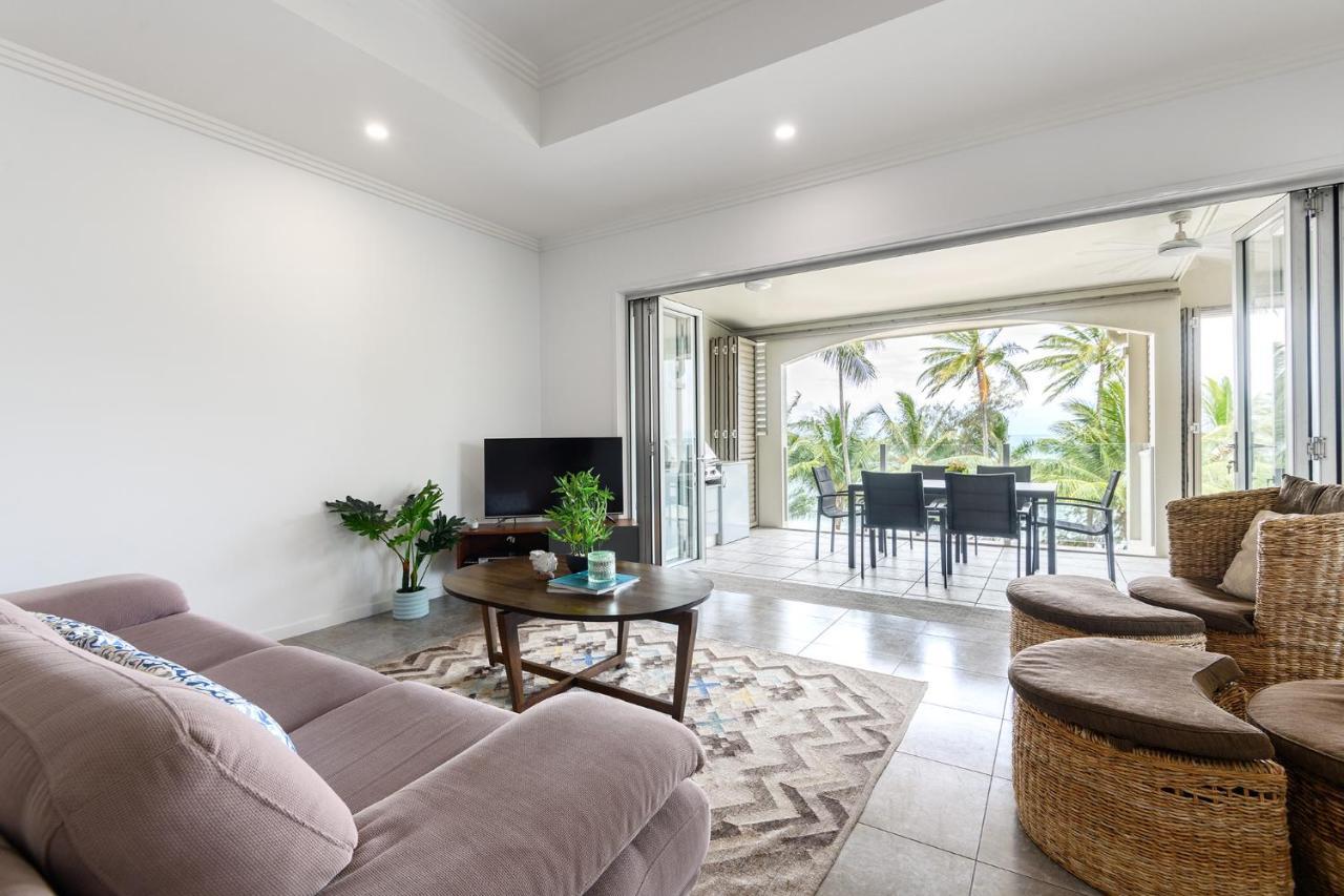 Island Views Beachfront Apartments Palm Cove Exterior foto