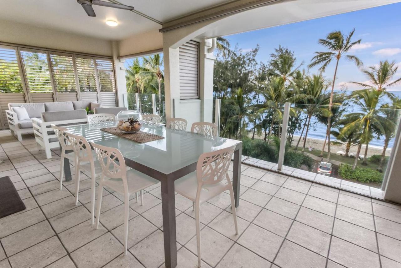 Island Views Beachfront Apartments Palm Cove Exterior foto